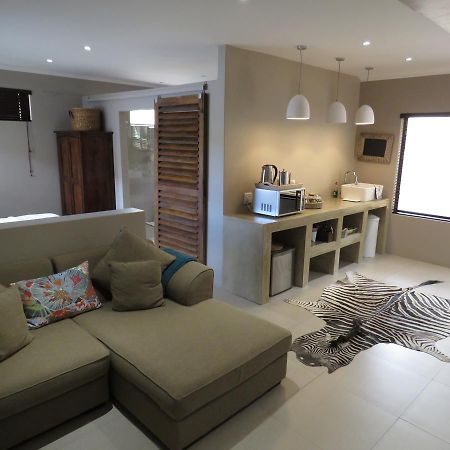 Beautiful Studio! Modern, Secure,Comfy Stay In Windhoek Golf Estate المظهر الخارجي الصورة