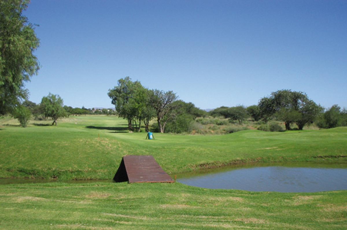 Beautiful Studio! Modern, Secure,Comfy Stay In Windhoek Golf Estate المظهر الخارجي الصورة
