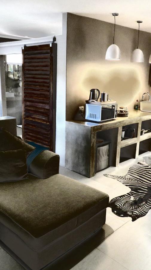 Beautiful Studio! Modern, Secure,Comfy Stay In Windhoek Golf Estate المظهر الخارجي الصورة
