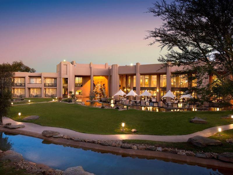 Beautiful Studio! Modern, Secure,Comfy Stay In Windhoek Golf Estate المظهر الخارجي الصورة